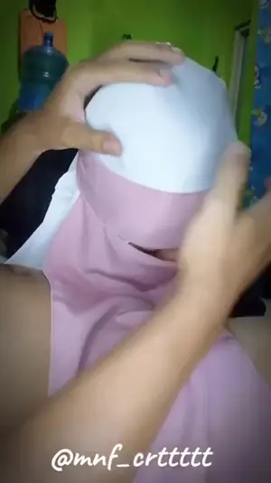 Bokep Indo Hijab Hanya Melepas Bawahan